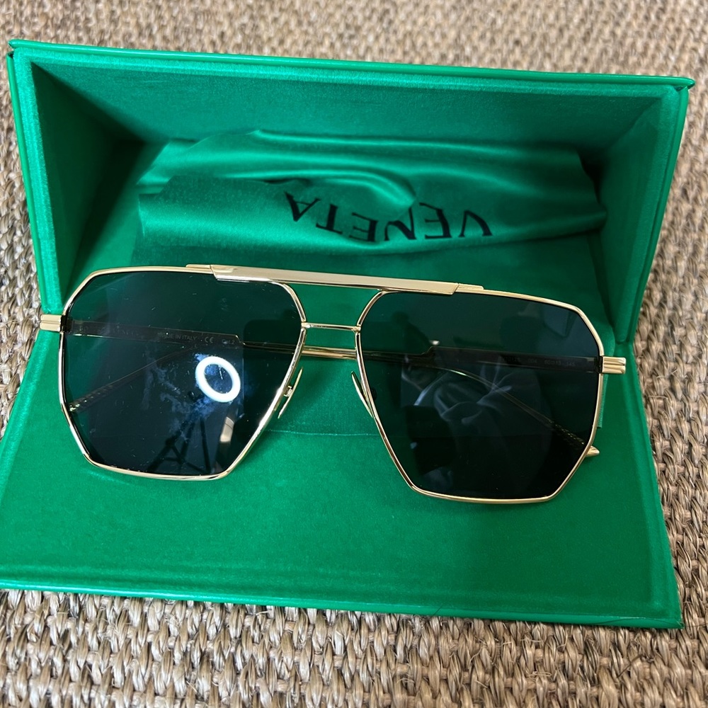 BOTTEGA VENETA Aviator Sunglasses WOMENS - Picture 4 of 7